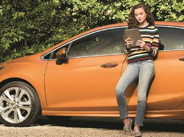 Nuevas generaciones prefieren apps de transporte privado que manejar