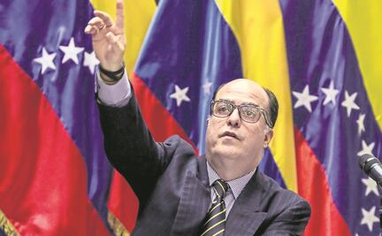 Maduro estaría "planeando" exilio en países árabes o en Europa: Julio Borges