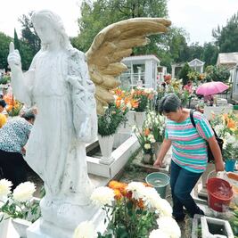 La gente bañó a sus difuntos desde hace una semana
