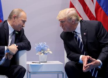 Trump critica falta de apoyo en EU por reunión con Vladimir Putin