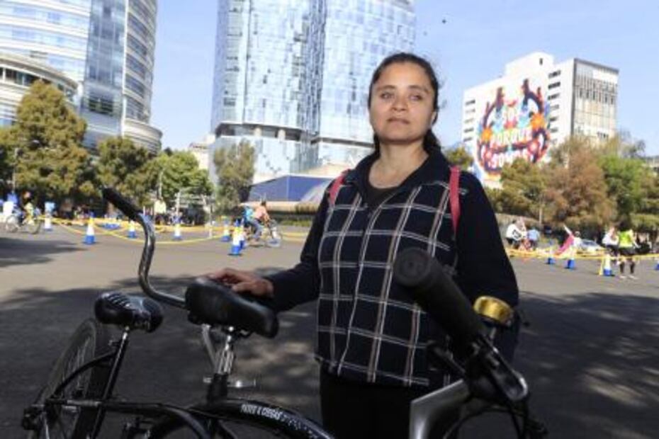 Ayudan a ciegos a pasear en bici por la ciudad