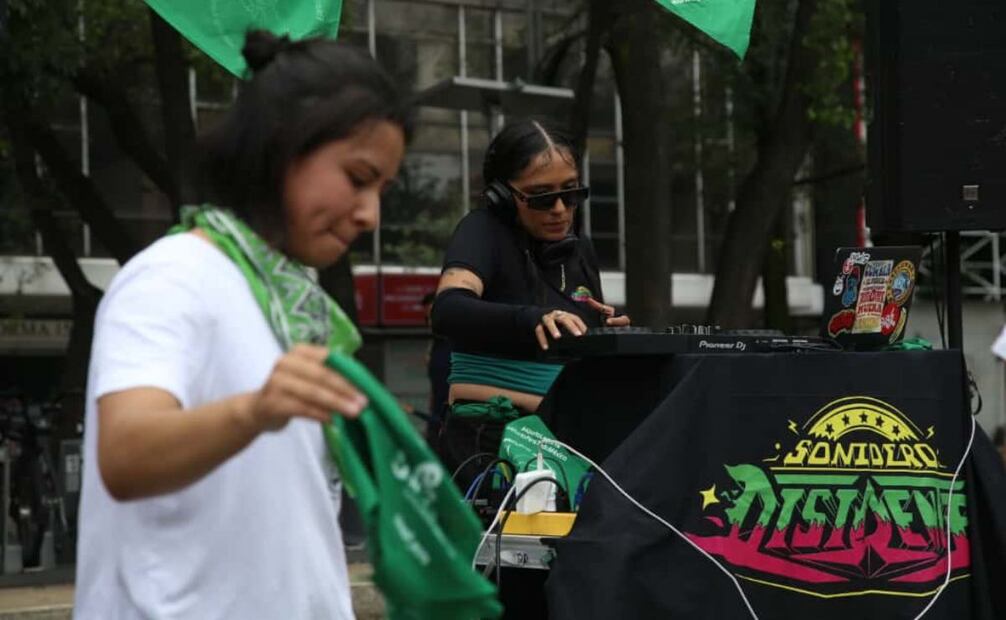 Con música y pañuelos, mujeres marchan en CDMX por aborto legal, seguro y gratuito este domingo 28 de septiembre de 2025. Foto: Brenda Martínez/ EL UNIVERSAL