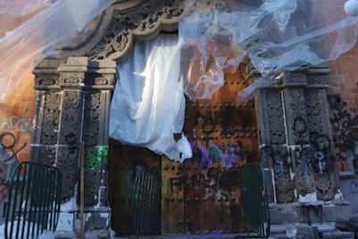 No sirvió el emplayado: Reportan daños irreparables en palacio de gobierno de Tlaxcala tras marcha 8M