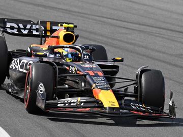 Checo Pérez culmina cuarto y Max Verstappen gana el GP de Países Bajos