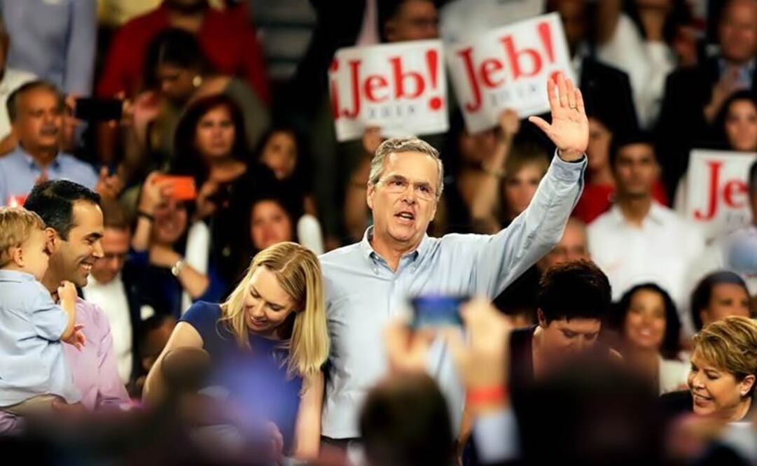 The mention of the immigration subject detonated a standing ovation from the crowd, who immediately shouted "We want Jeb! We want Jeb!" (Photo: AP)