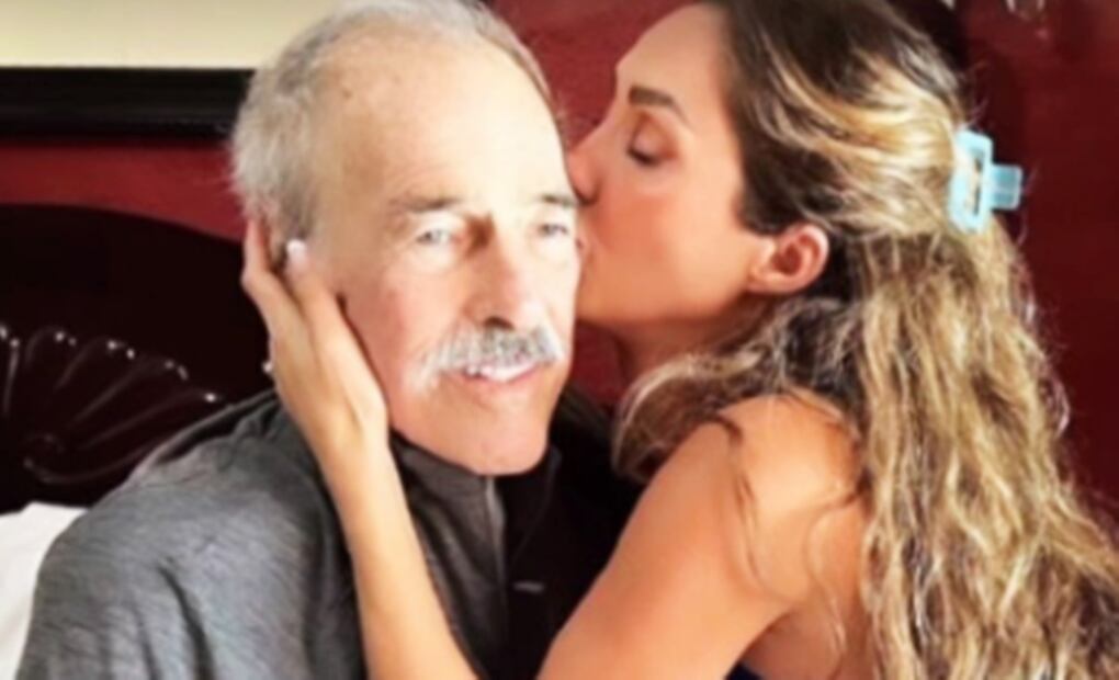 Anahí apoyo al primer actor en la última etapa de su enfermedad, pues envió hasta Acapulco a una neumóloga para que lo revisara y le diera una segunda opinión.
Foto: Instagram