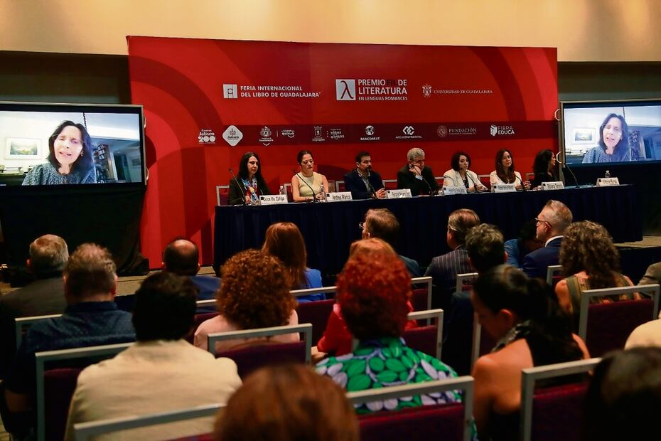 La poeta mexicana Coral Bracho en un enlace a la conferencia en la que se anuncio el Premio por parte del Jurado. Foto: Francisco Guasco | EFE
