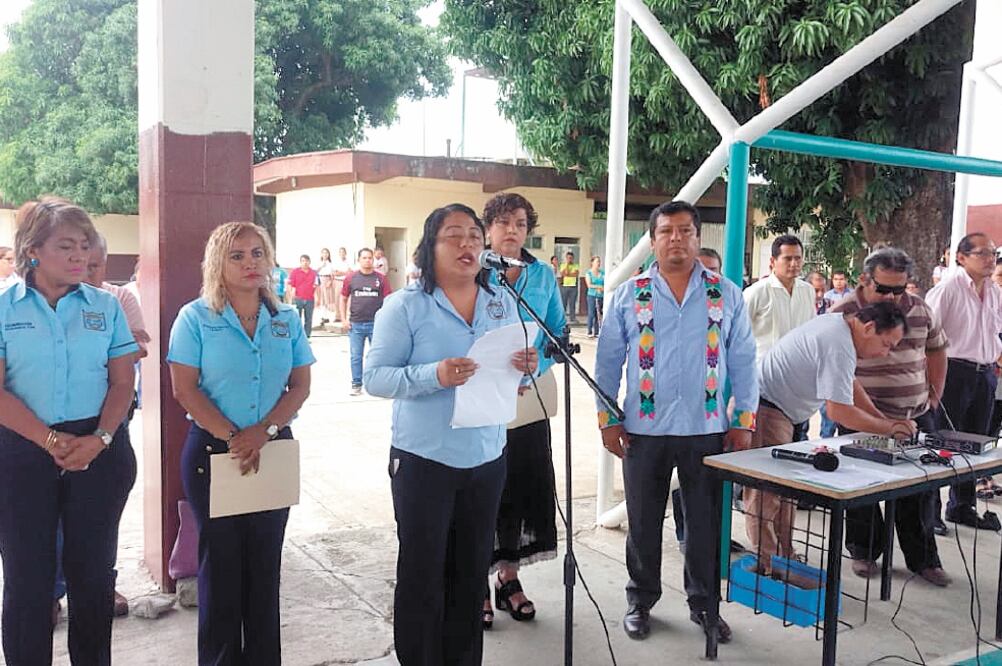 EL DATO Arrancan.Con una ceremonia, la dirigencia de la Sección 22 empezó el nuevo ciclo escolar. Foto/ Cortesía