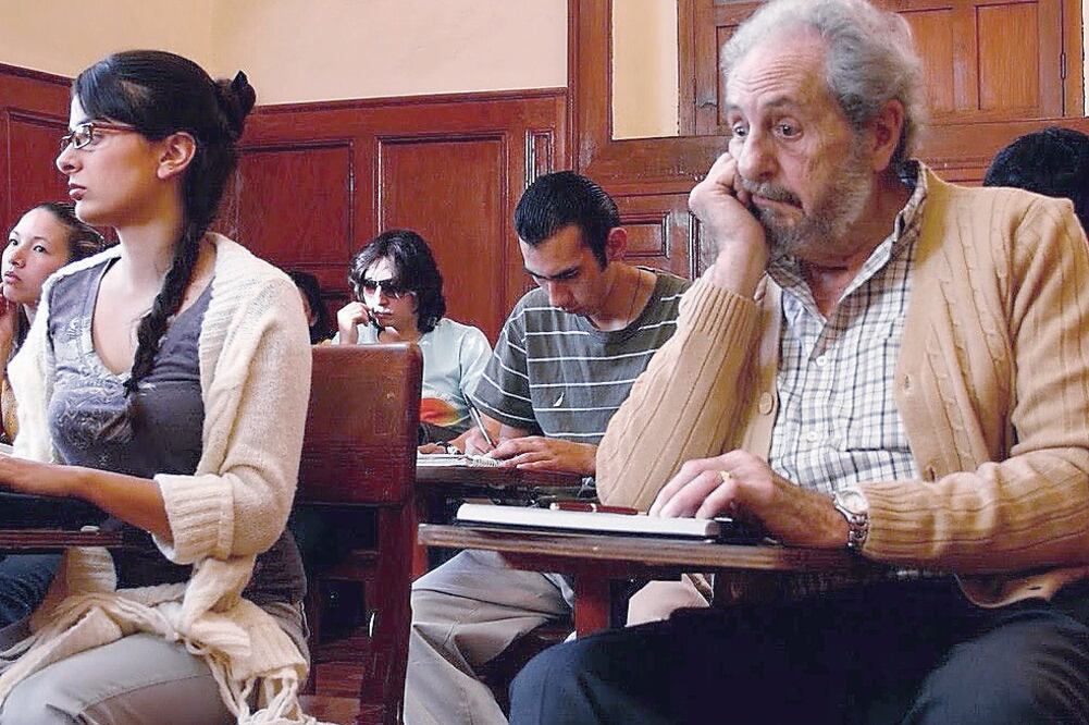 La película cuenta la vida de Chano, un estudiante de 70 años. Foto: HALO STUDIO