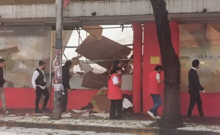 Cae techo de supermercado en Mixcoac tras granizada en CDMX