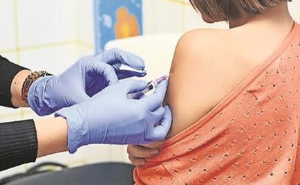 Pese a rezago en vacunas para jóvenes en 4 alcaldías, 91% de adultos en CDMX cuenta con primera dosis: Eduardo Clark