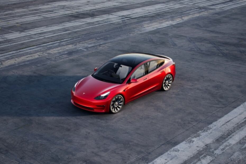 ¡Adiós carga gratis! Tesla comenzará a cobrar por cargar sus autos
