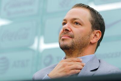 Ajax cerca de llevarse a Edson: Santiago Baños