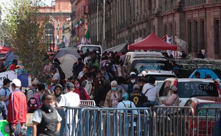 Inician trabajos para remover pintas en fachada de Palacio Nacional: SHCP
