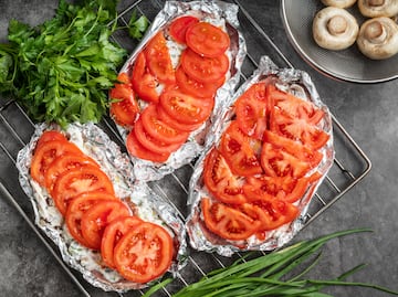 Qué alimentos no debes guardar en papel aluminio