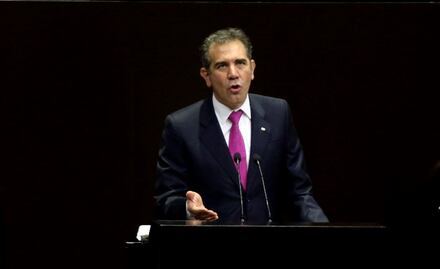 Lorenzo Córdova viaja a Indiana, EU; gastos, a cargo de la Universidad de Notre Dame: INE