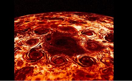 Juno capta ciclones gigantes en el polo norte de Júpiter