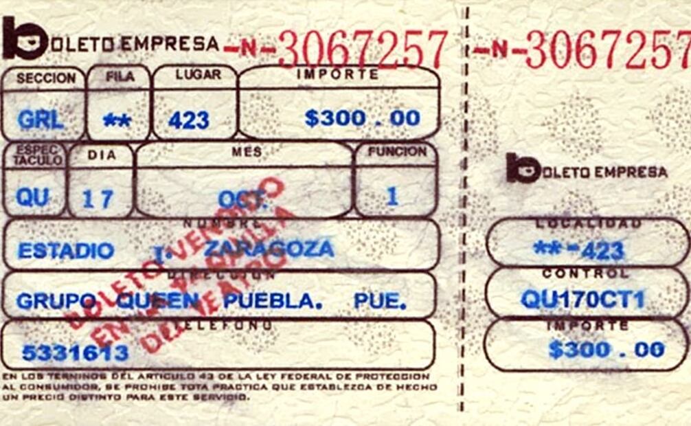 Boleto de entrada para el concierto de Queen en Puebla, en octubre del 81. El espectáculo se realizó en el Estadio Olímpico Zaragoza; el costo del acceso fue de 300 pesos. Foto: EL UNIVERSAL Puebla/ESPECIAL.