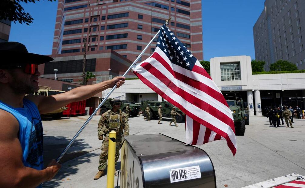 Redadas y protestas por arrestos de inmigrantes en Los Ángeles. (10/06/25) Foto: AP