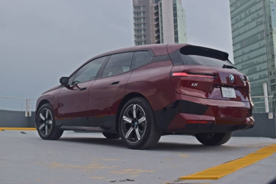 A prueba: BMW iX 2022, una revolución electrificada