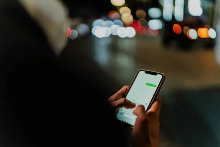 Las listas de difusión de WhatsApp pueden ayudarte a saber si alguien te tiene agregado. Foto: Unsplash