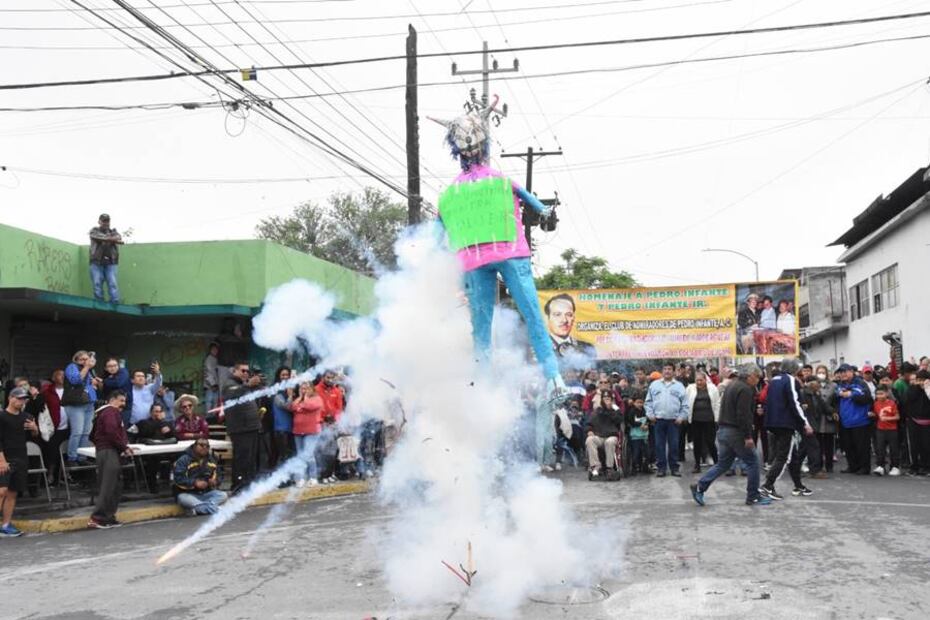 Quema de Judas en NL. Foto: Emilio Vásquez/EL UNIVERSAL