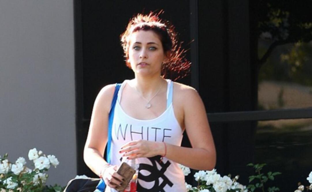 La joven de 17 años luciendo ropa deportiva y estrenando cabellera pelirroja. FOTO: Tomada de dailymail.co.uk