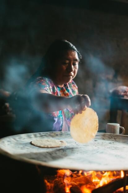 Mito o estereotipo: ¿Por qué los hombres hacen tacos y las mujeres quesadillas?