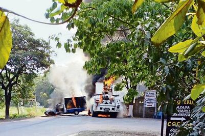 Se expanden bloqueos en Michoacán por captura de capo
