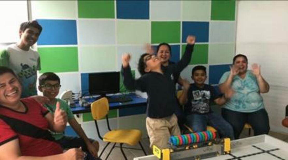 Seguritech apoya a niños en mundial de robótica