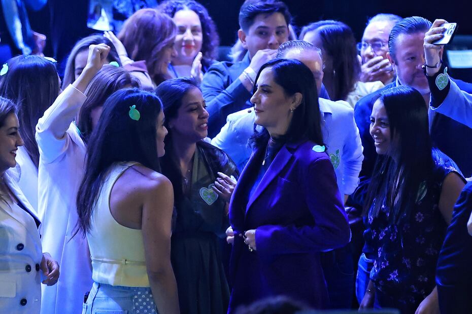Arropada por líderes de partido, políticos, y su familia, Lía Limón aseguró que el pasado 2 de junio se vivió una elección de Estado. (Foto: Fernanda Rojas)