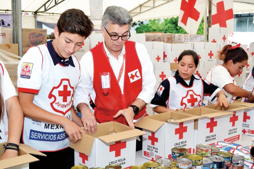 Reconoce solidaridad. El presidente Enrique Peña Nieto agradeció a Peter Maurer, presidente del Comité Internacional de la Cruz Roja, por la las 3 mil 662 toneladas de ayuda enviada después de los sismos. (PRESIDENCIA)