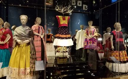 Llevan objetos personales de Frida Kahlo a Brooklyn