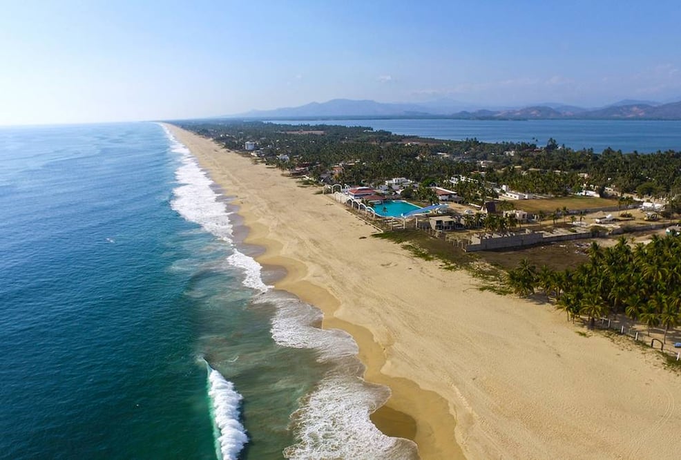 Monreal anuncia reforma para garantizar acceso gratuito a playas; va por la prohibición de cuotas y condiciones restrictivas. Foto: Fideicomiso para la Promoción Turística de Acapulco