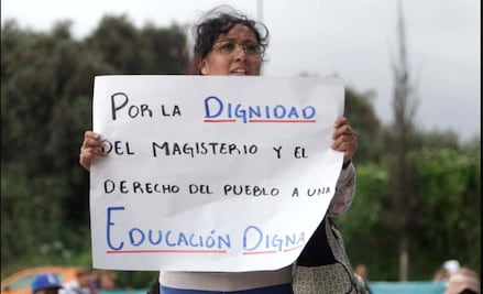 FOTOS: Maestros se manifiestan en el Edomex; exigen pagos y asignación de plazas