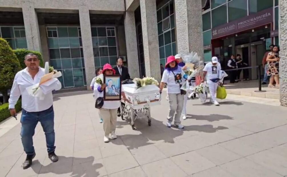 Protestan en la Procuraduría de Justicia de Hidalgo por el feminicidio de Gloria Sintia (25/04/2025). Foto: Especial