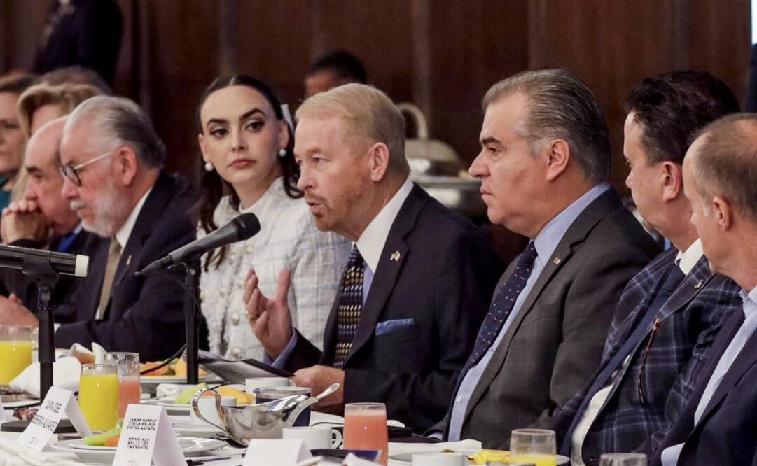 Tras reunión con el CCE, Ronald Johnson reconoce a empresarios de México. Foto: Especial