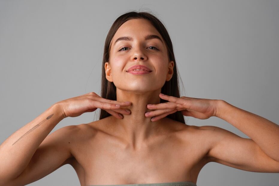 La piel del cuello es fina y vulnerable. Foto: Freepik