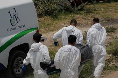 Hallan fosa clandestina con cuatro cuerpos en Jalisco