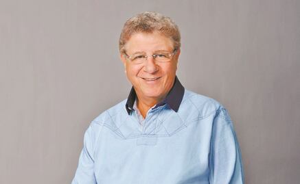 ¿Quién es Carlos Alazraki?; el productor de Atypical Te Ve que se amparó por posible orden de aprehensión