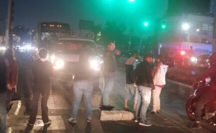 Bloquean avenida Central por falta de agua potable