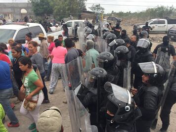 Desalojo termina en zafarrancho en Reynosa; hay tres heridos