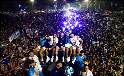 ¡Con Messi a la cabeza! Así se vivió la llegada de los campeones del mundo a Argentina