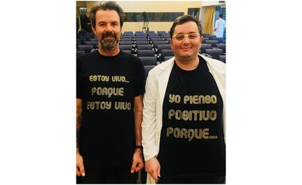 Pau Donés ofrece concierto al equipo que atendió su cáncer