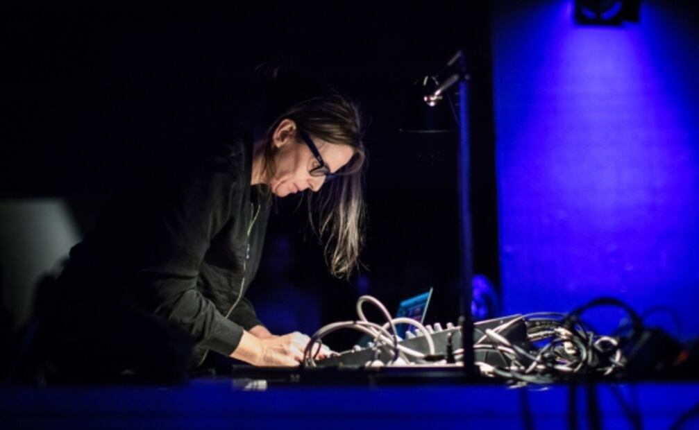 AP interpreta su acústica natural 