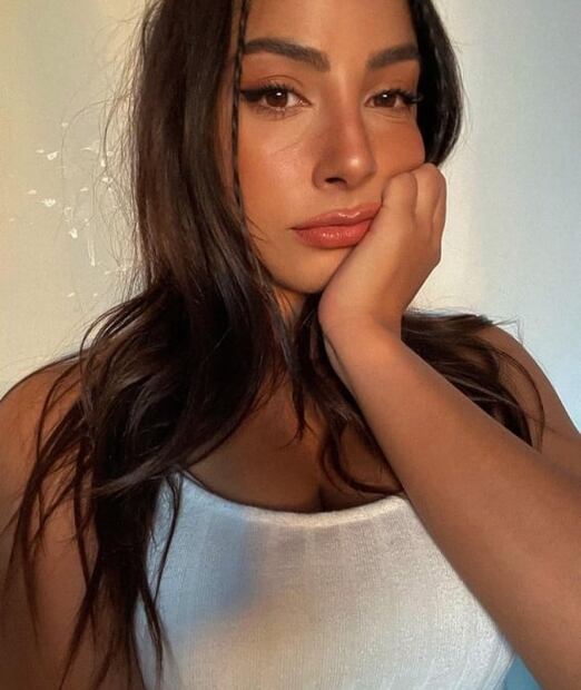 María Chacón luce el vestido de jareta ideal para la playa