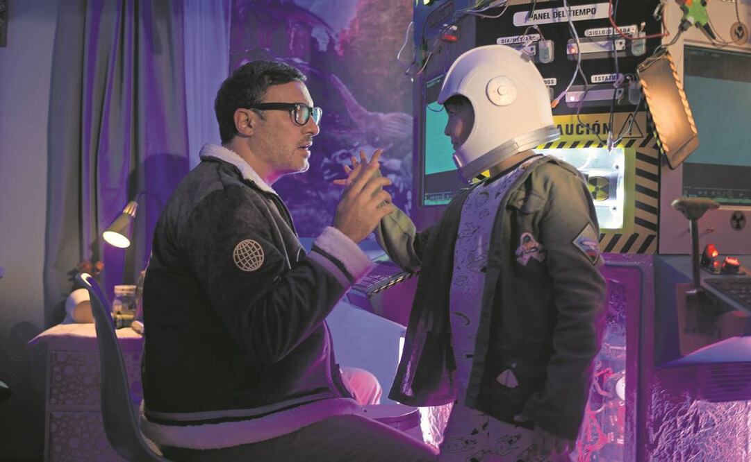 Leo intenta viajar al pasado para hablar con su padre fallecido. Foto: HBO MAX