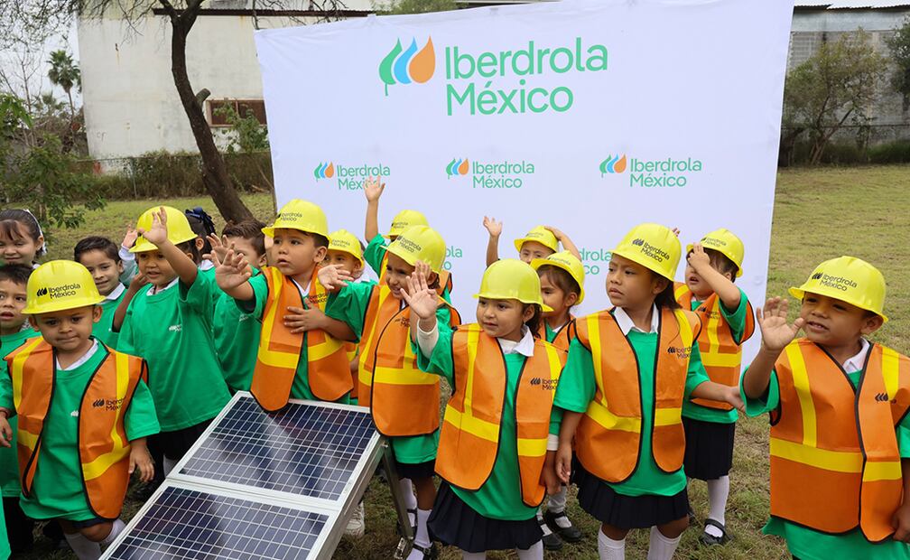 Foto: Niñas y niños del plantel participaron en una dinámica para aprender más sobre las energías limpias y renovables.