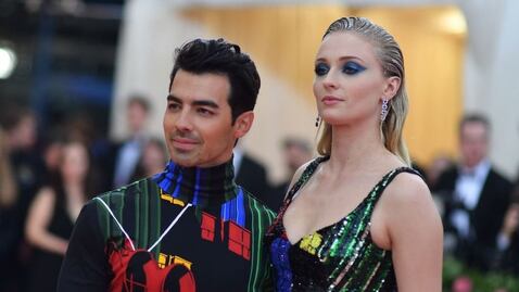 ¿Cuánto importa tu estatura para ser popular en las aplicaciones de citas?