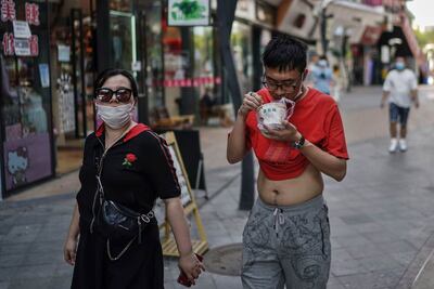 China rechaza estudio que apunta a que el coronavirus habría surgido en agosto